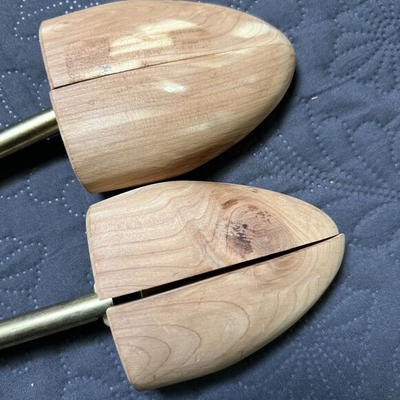 Moneysworth & Best Men's Cedar Shoe Tree - Hook Heel / Split Toe (1 Pair) M NWOB - Picture 7 of 11